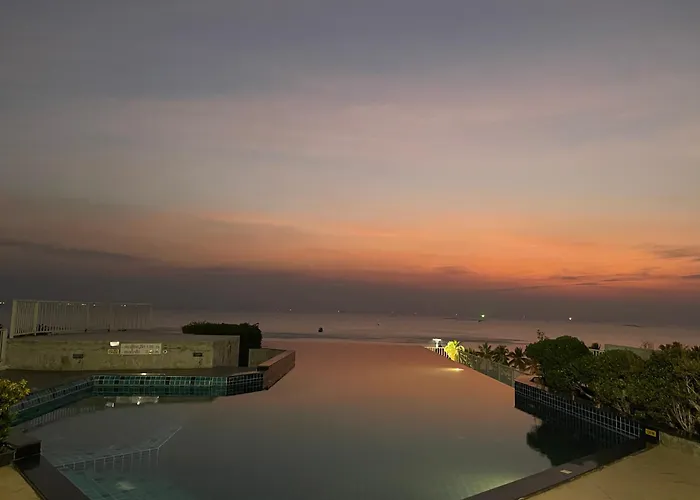 The Patio Bangsaen Miracle Seaview