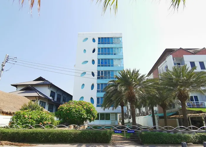 The Beach Bangsaen Condo Sea View Room 327-62 Top Floor-Free Netflix
