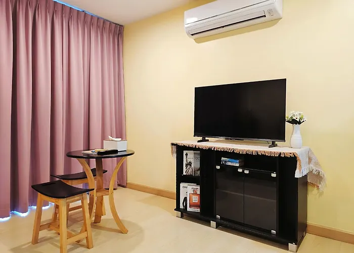The Beach Bangsaen Condo 327/30